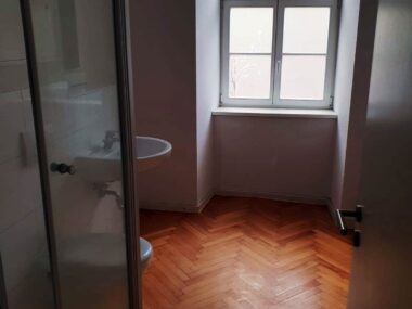 Bad-mit-Dusche_edited